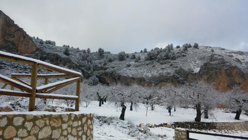 La nieve cubre la Font del Partagás, en la Sierra de Aitana