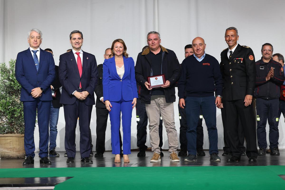 El Cuerpo de Bomberos de Castelló celebra a su patrón. Estos son todos los homenajeados en el acto