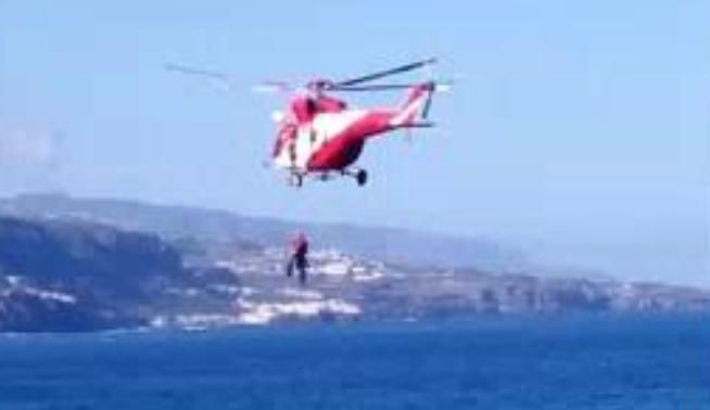 Rescatado del mar un pescador de 93 años