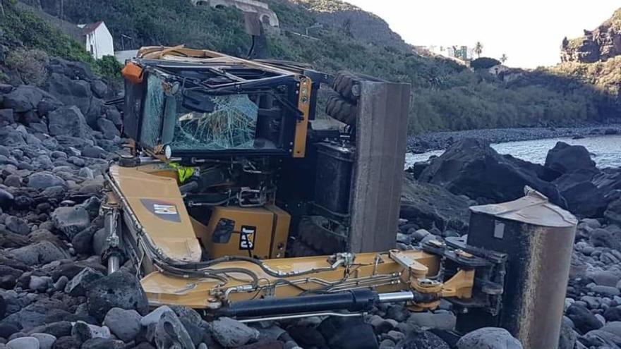 Herido tras sufrir un accidente con una pala mecánica en Tenerife