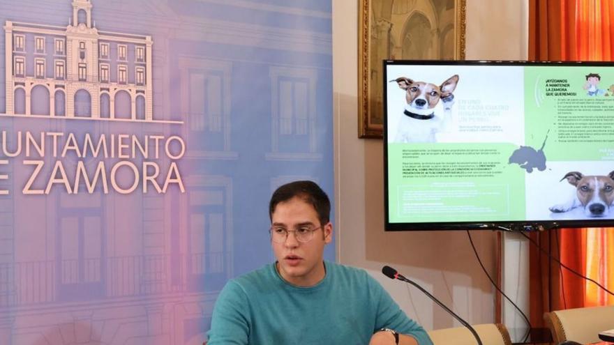 El concejal Pablo Novo en la presentación de la campaña.