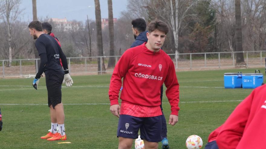 Vuelve Manuel Ortiz, el defensa indestructible del Córdoba CF B