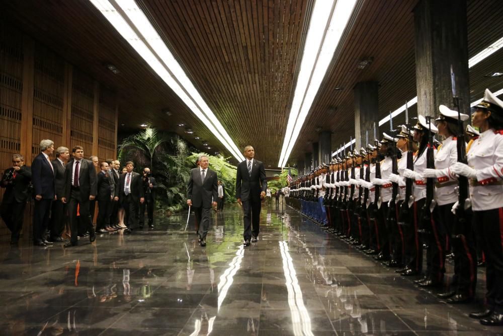 Raúl Castro recibe a Obama en el Palacio de la Rev