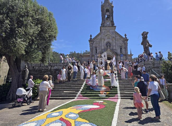 El Corpus Christi de Gondomar con su singular escalera floral