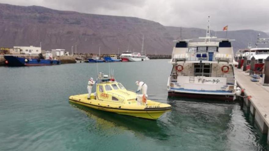 Evacúan a un hombre de La Graciosa con síntomas de coronavirus