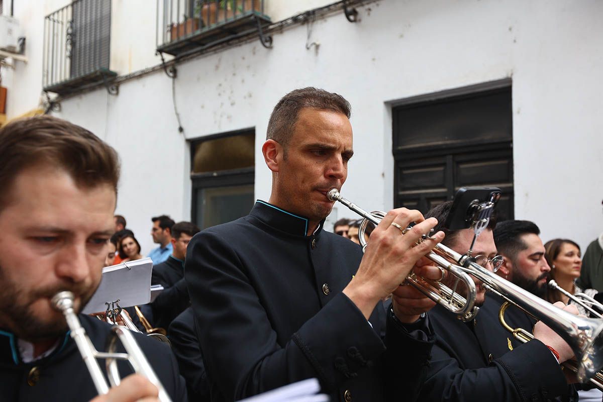 La salida del Cristo de las Penas y Nuestra Señora Madre de los Desamparados, en imágenes