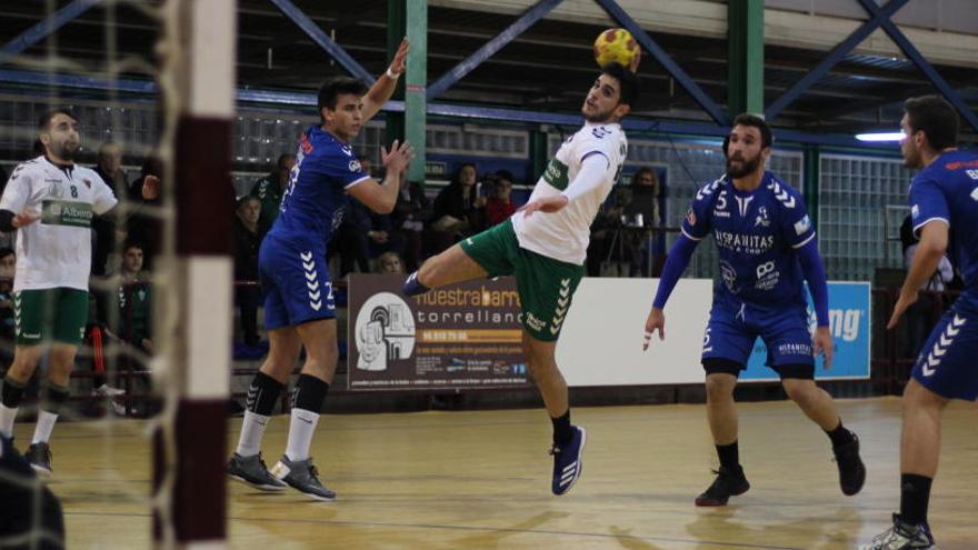 Un instante del partido de la semana pasada entre el Elche y el Petrer