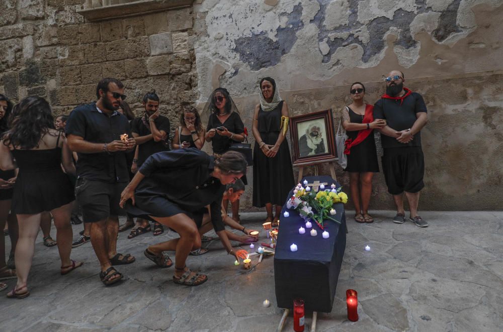 Las fiestas de Canamunt y Canavall finalizan con el entierro del juez Berga