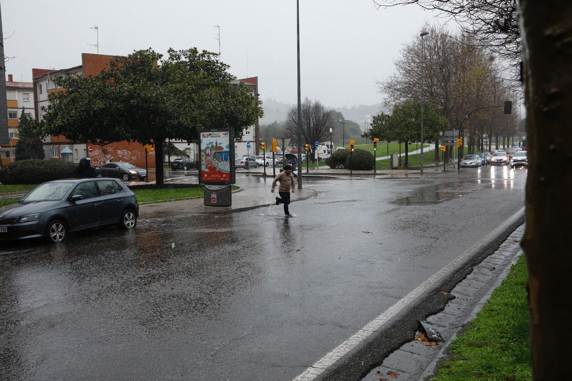 En imágenes: las consecuencias de la borrasca "Fein" en Gijón