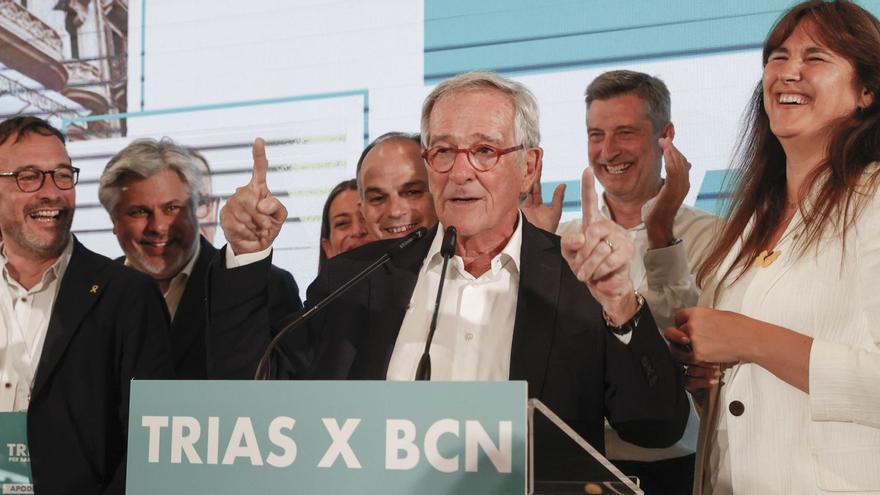 Xavier Trias celebra la seva victòria a Barcelona, amb la cúpula de la formació