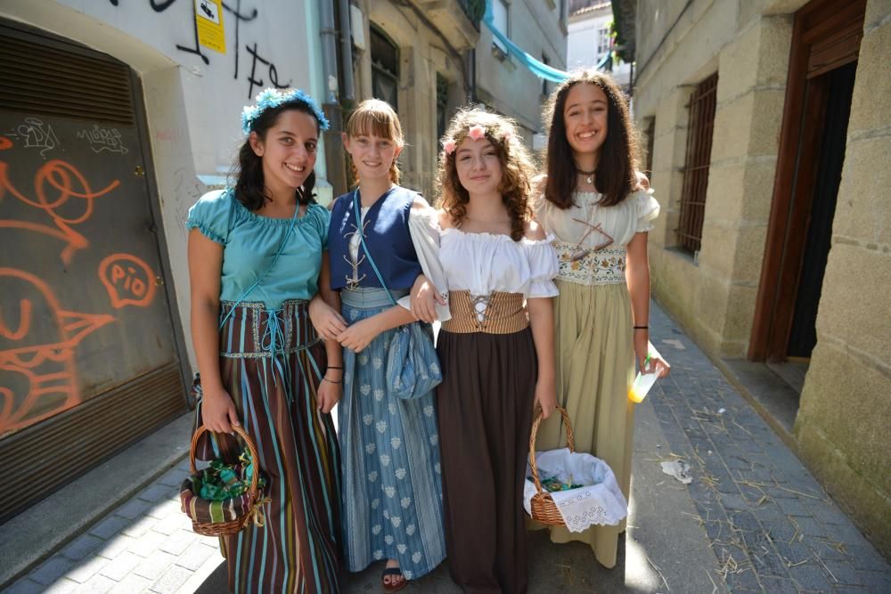 Miles de personas eligieron volver al medievo en Pontevedra en vez de refrescarse en la playa pese al calor extremo.