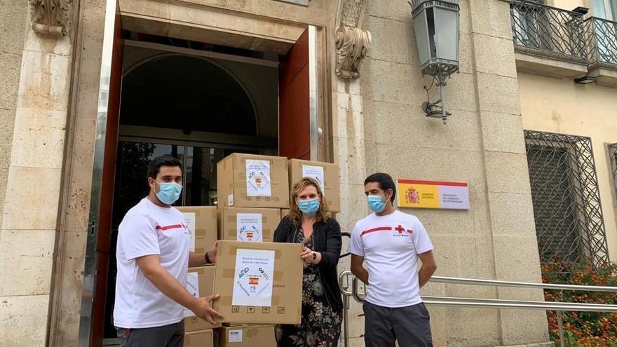 La Delegación del Gobierno distribuye 67.500 mascarillas entre Cruz Roja, Cáritas y Cermi