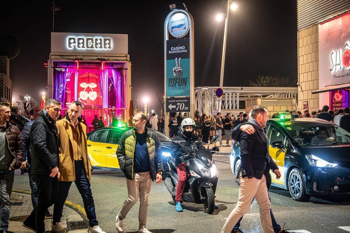 Los congresistas del Mobile toman la noche de Barcelona