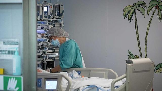 L’uci pediàtrica de l’Hospital Vall d’Hebron de Barcelona. | FERRAN NADEU