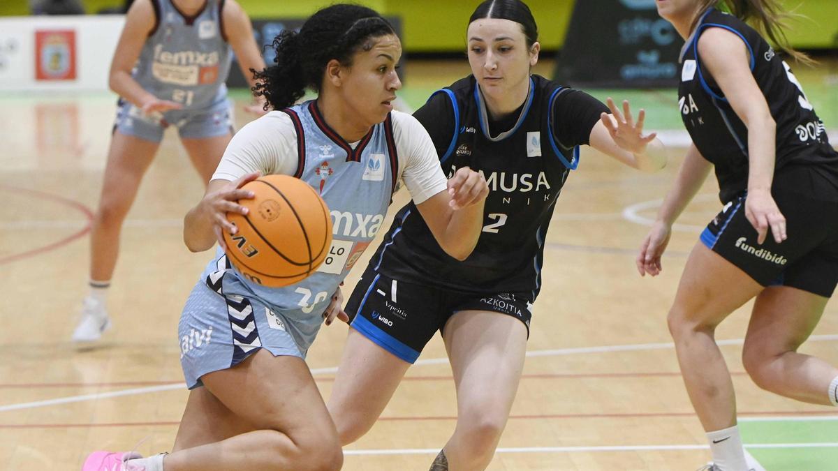 Thomas, en una entrada a canasta.