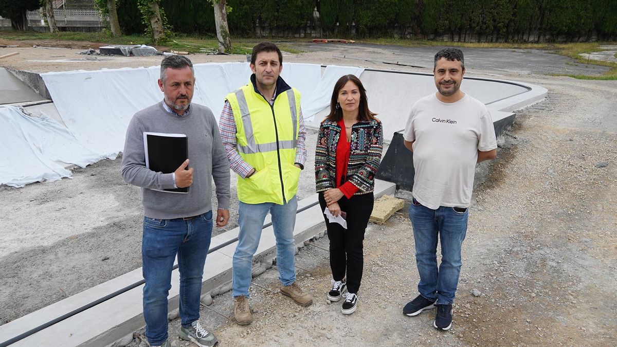 Javier Rodríguez y María José Fernández, concejales, junto a los técnicos Daniel Navarro y Juan Antonio Freije.