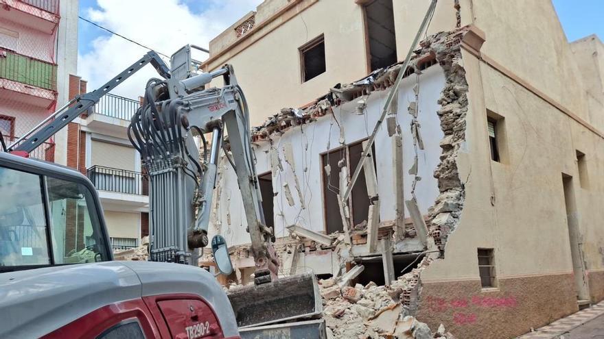 Demolición imparable en Calp (vídeo)