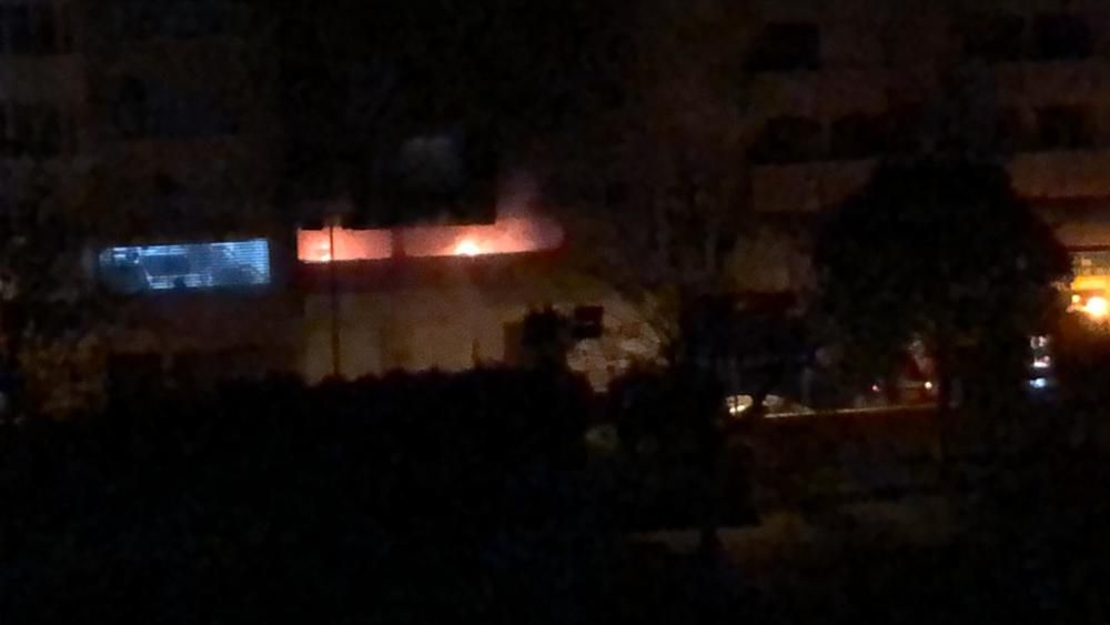 Incendio en un 'parking' de Ibiza