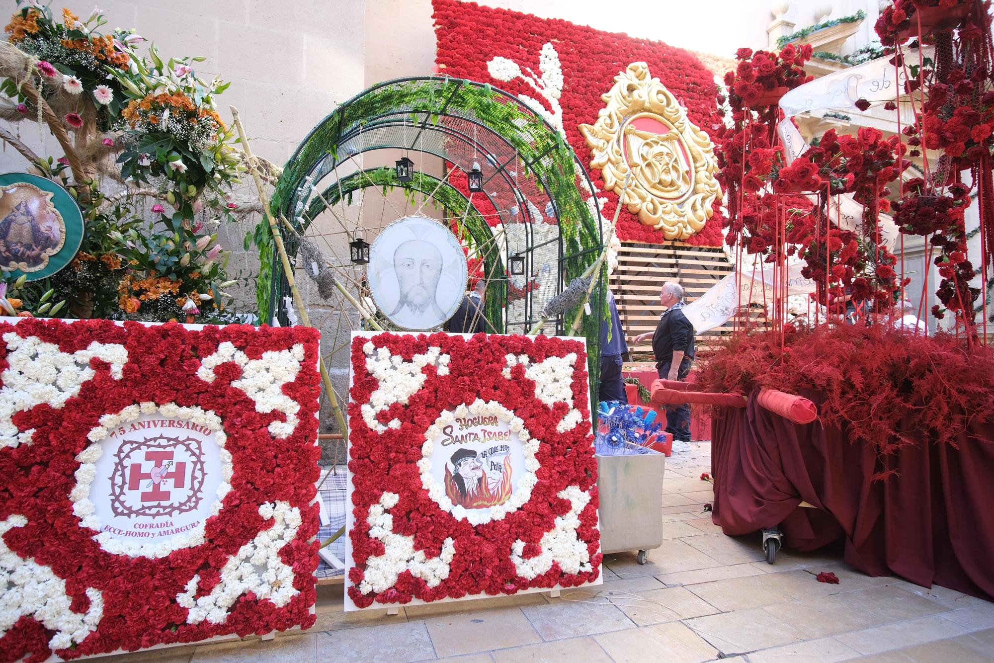 Emotiva ofrenda floral a la Patrona