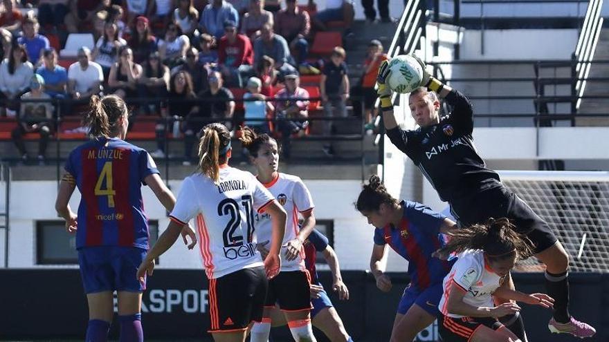 El Femenino cae con honra ante el líder