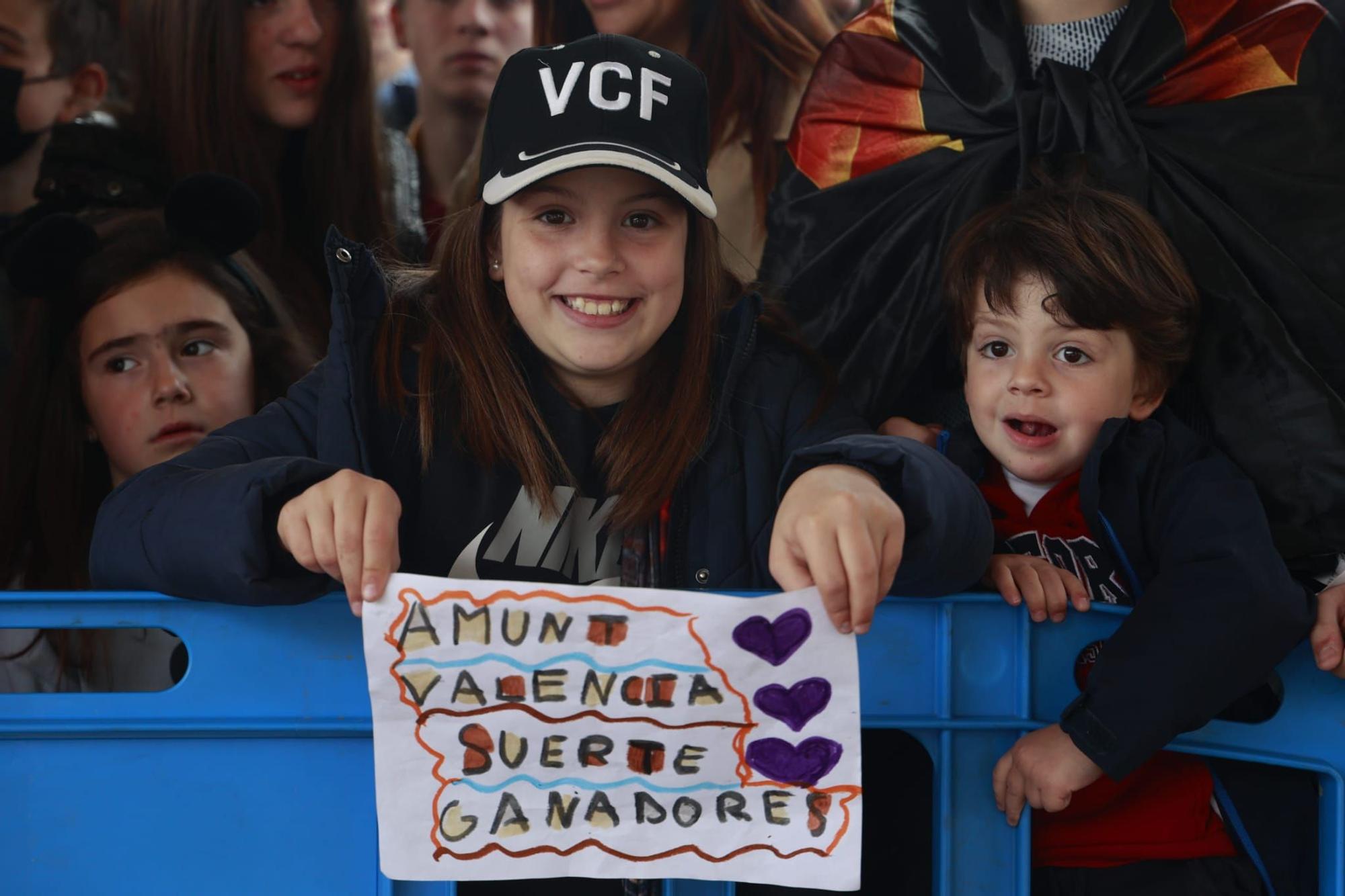 Miles de valencianistas se desplazan a Sevilla para presenciar la final de Copa