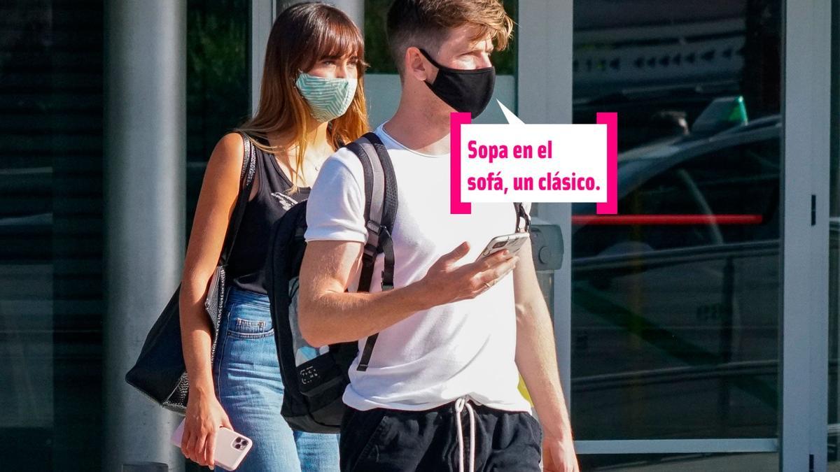 Aitana y Miguel Bernardeau en el aeropuerto de Ibiza