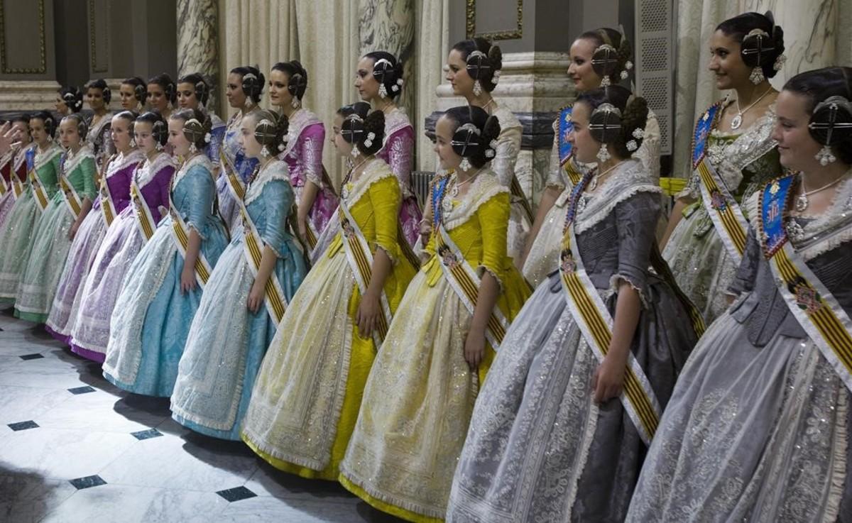 Un grupo de falleras, durante las fiestas del 2012.