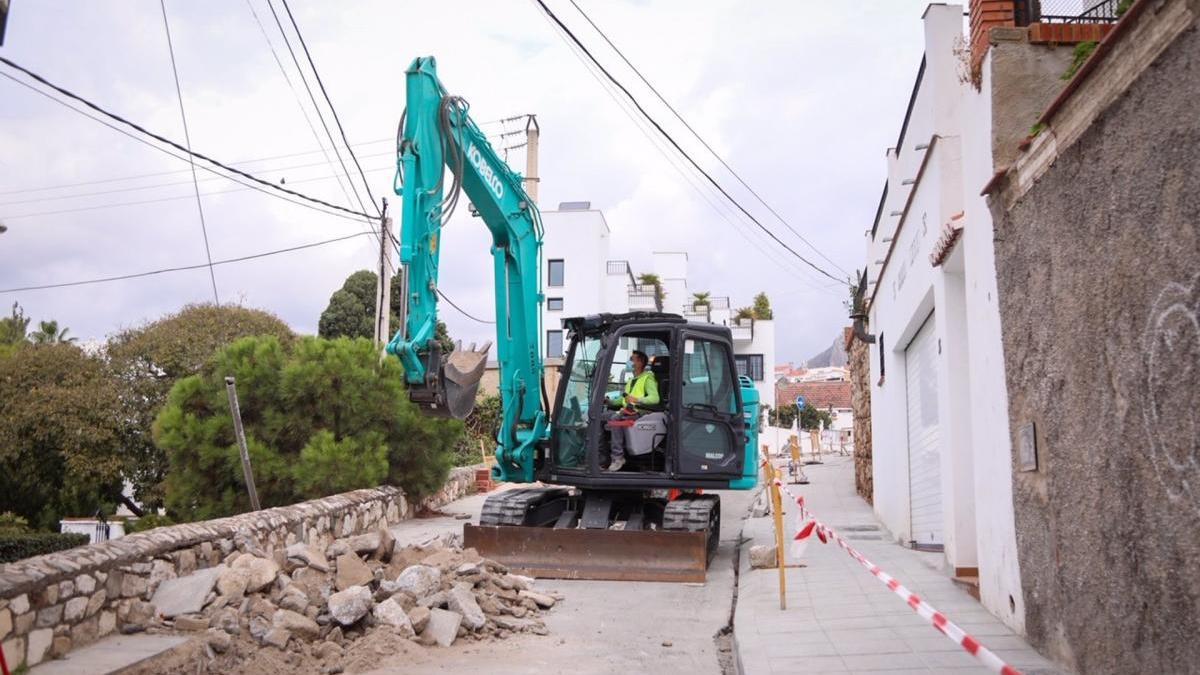 Obras en una calle de Málaga, en una imagen de archivo.