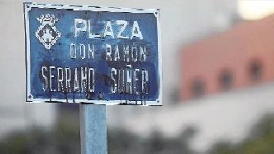 Plaza en la capital de la Plana dedicada a Ramón Serrano Súñer.