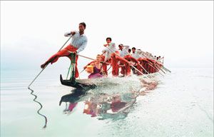Campaña de Louis Vuitton “Les rameurs”, Birmania. Lago Inte. 1997