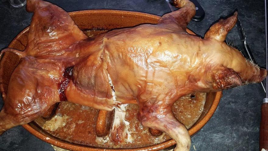 Asado de cochinillo.