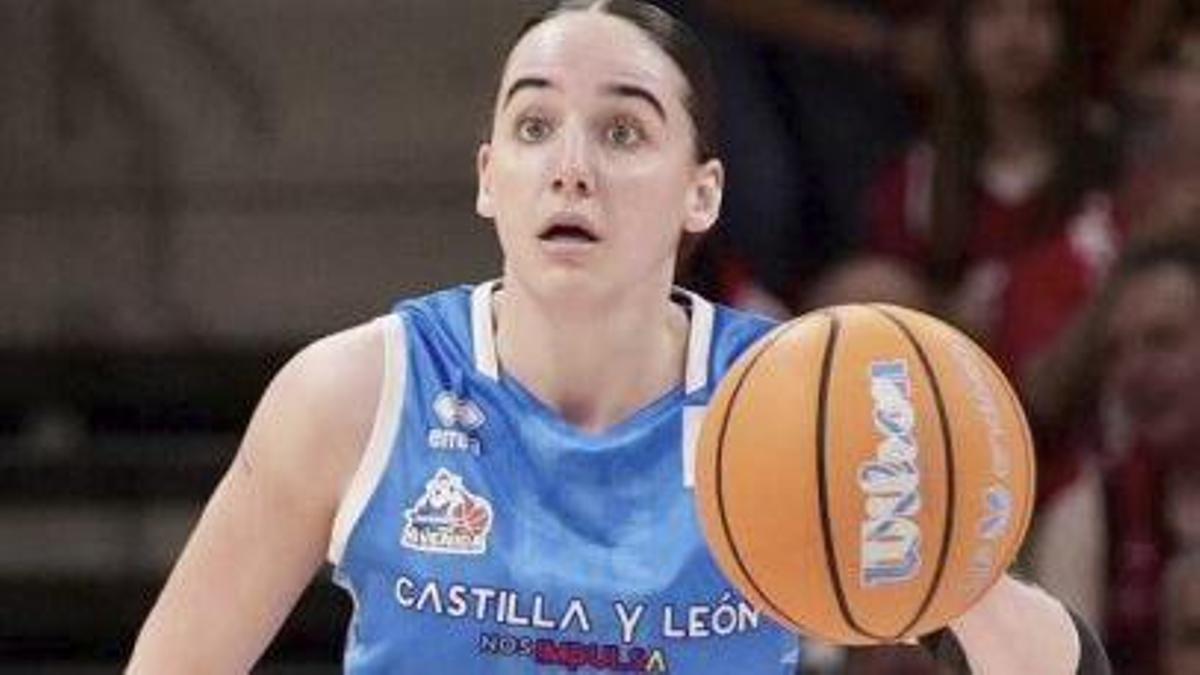 Iyana Martín, durante el partido en Zaragoza.