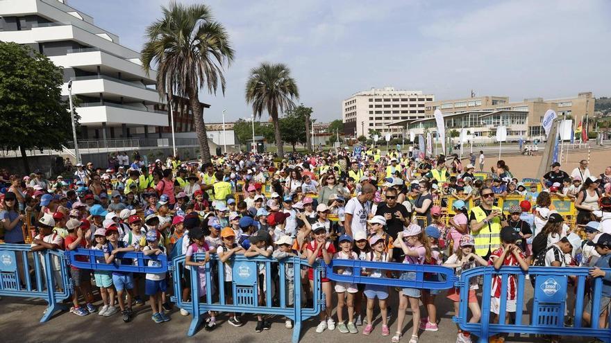La jornada final del proyecto "SwimSafe" en Gijón, en imágenes
