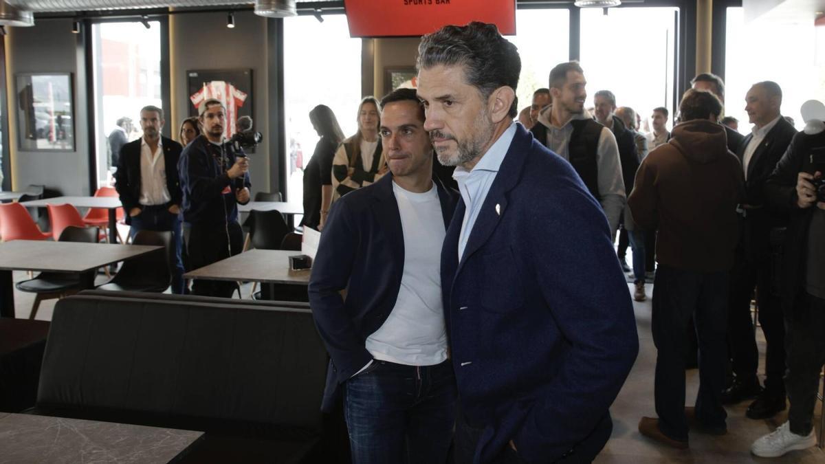 Alejandro Irarragorri, junto a Borja Jiménez, en el Mareo Sports Bar.