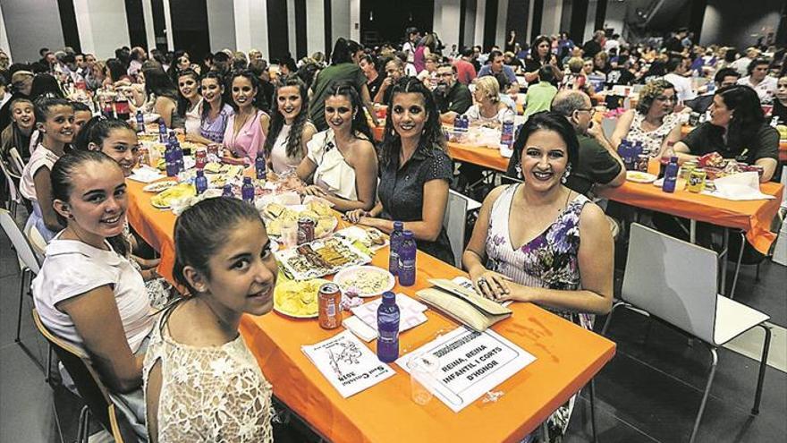 Un homenaje a los ‘superhéroes’ de la fiesta en una multitudinaria cena