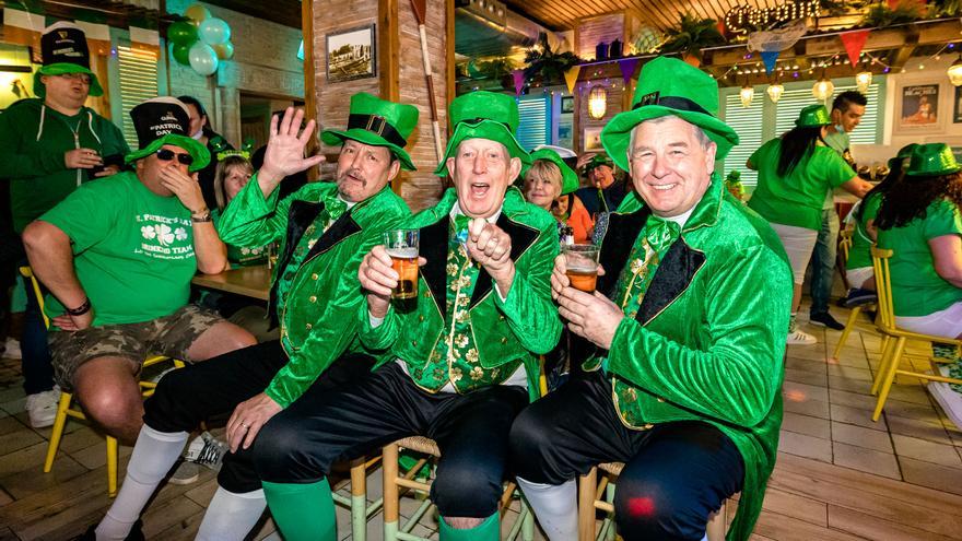 &quot;Saint Patrick&quot; resiste a la lluvia en Benidorm