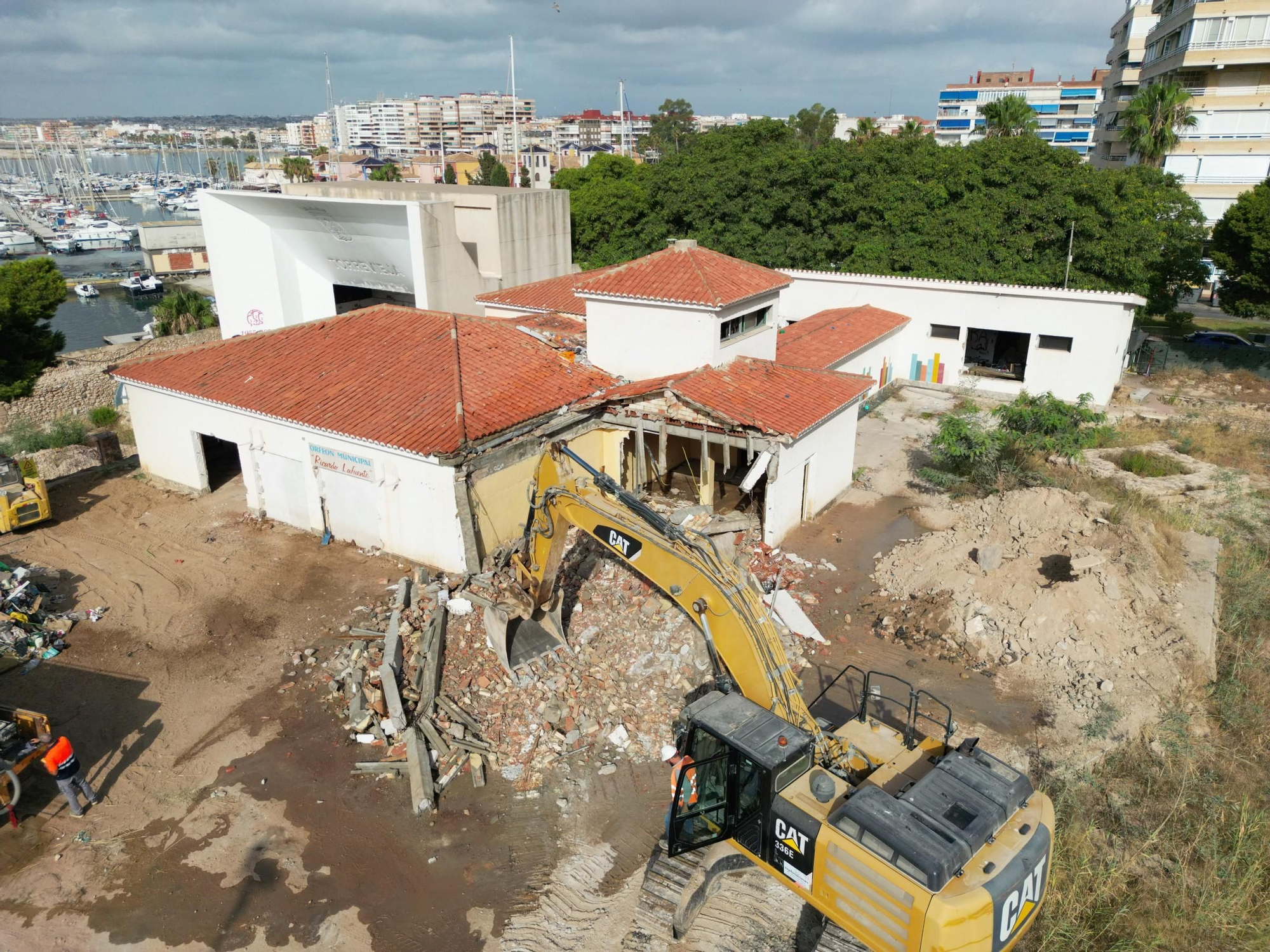 Derribo en las Eras de la Sal de Torrevieja