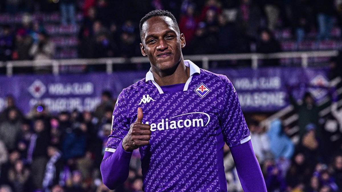 Yerry Mina, durante un partido con la Fiorentina