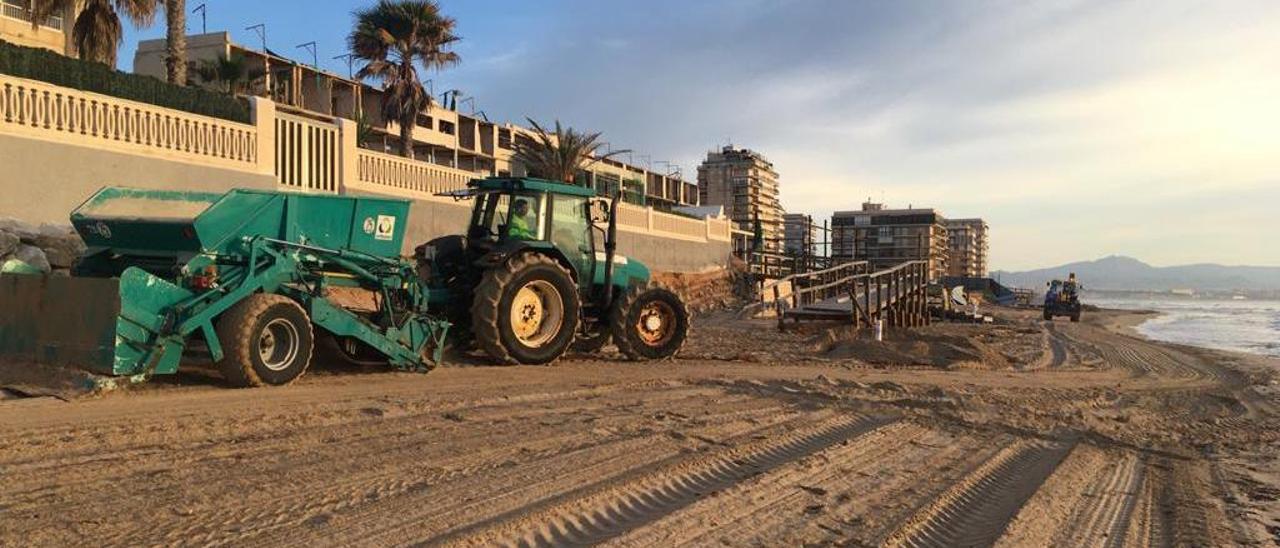 Elche pone a punto las playas pero el acceso sigue limitado