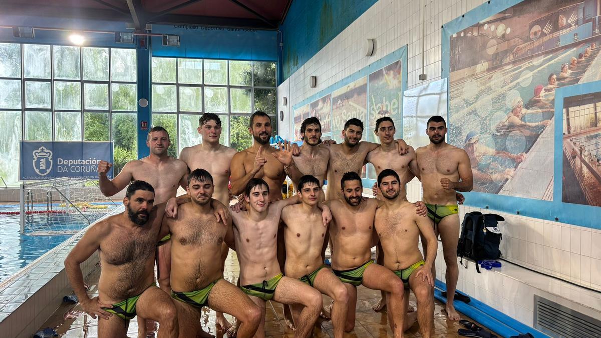 Equipo del Club Waterplloo Santiago que esta temporada logró el doblete de Copa y de Liga tras la victoria en la útlima jornada