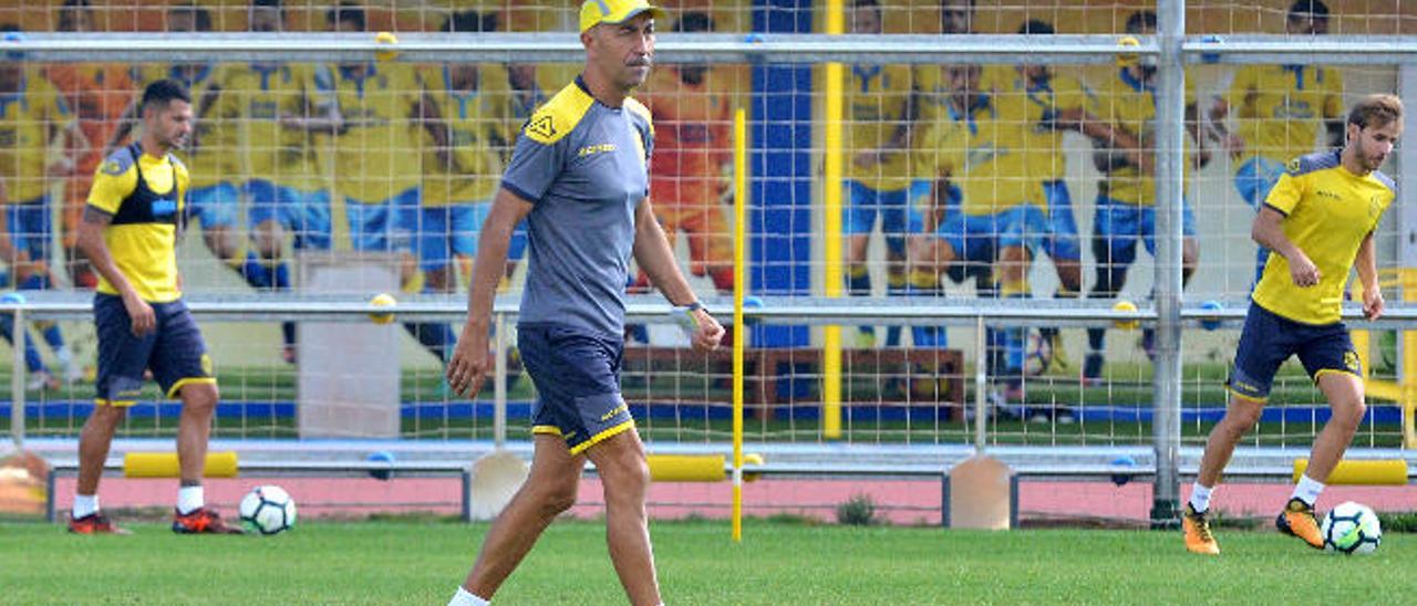 Pako Ayestarán, entrenador de la UD.