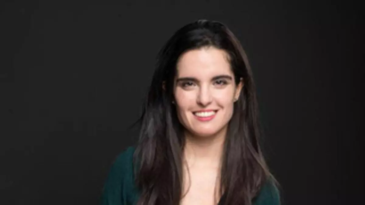 La guionista coruñesa Ángela Andrada, premiada por su obra ‘Mamá Benidorm’