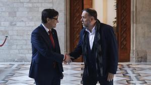 El president, Salvador Illa, y el líder de ERC, Oriol Junqueras, el viernes en la Generalitat.