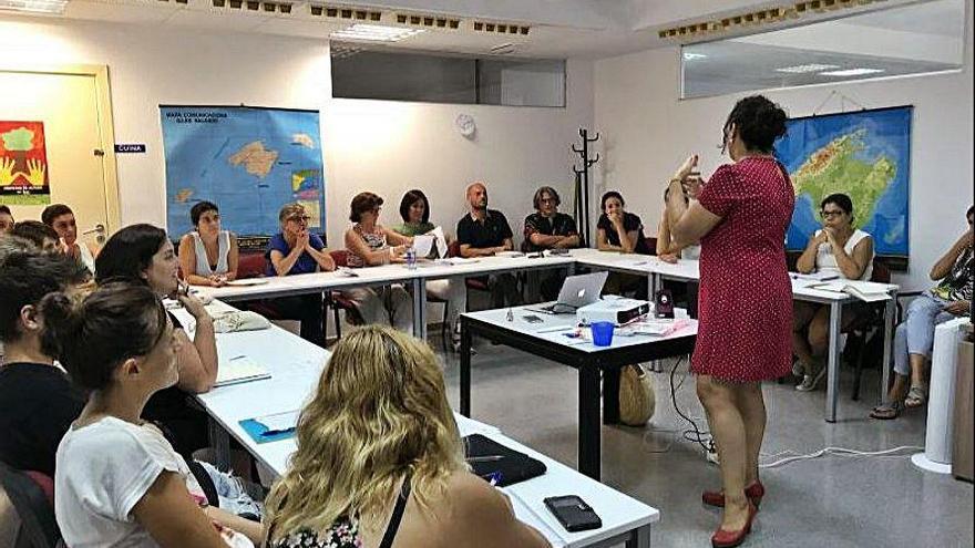 Los asistentes al taller de márketing de Esporles.