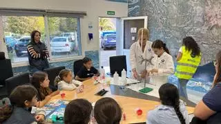 Emalsa celebra el Día de la Mujer y la Niña en la Ciencia recibiendo a un grupo de niñas para fomentar su vocación científica