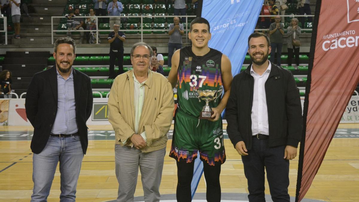 Andrés Licerán, José Manuel Sánchez, Carlos Toledo y el alcalde, Luis Salaya.