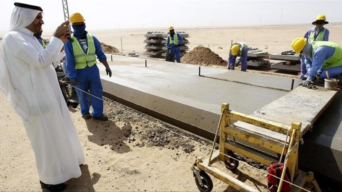 Obreros trabajando en la localidad de Jeddah en el proyecto de alta velocidad entre La Meca y Medina.