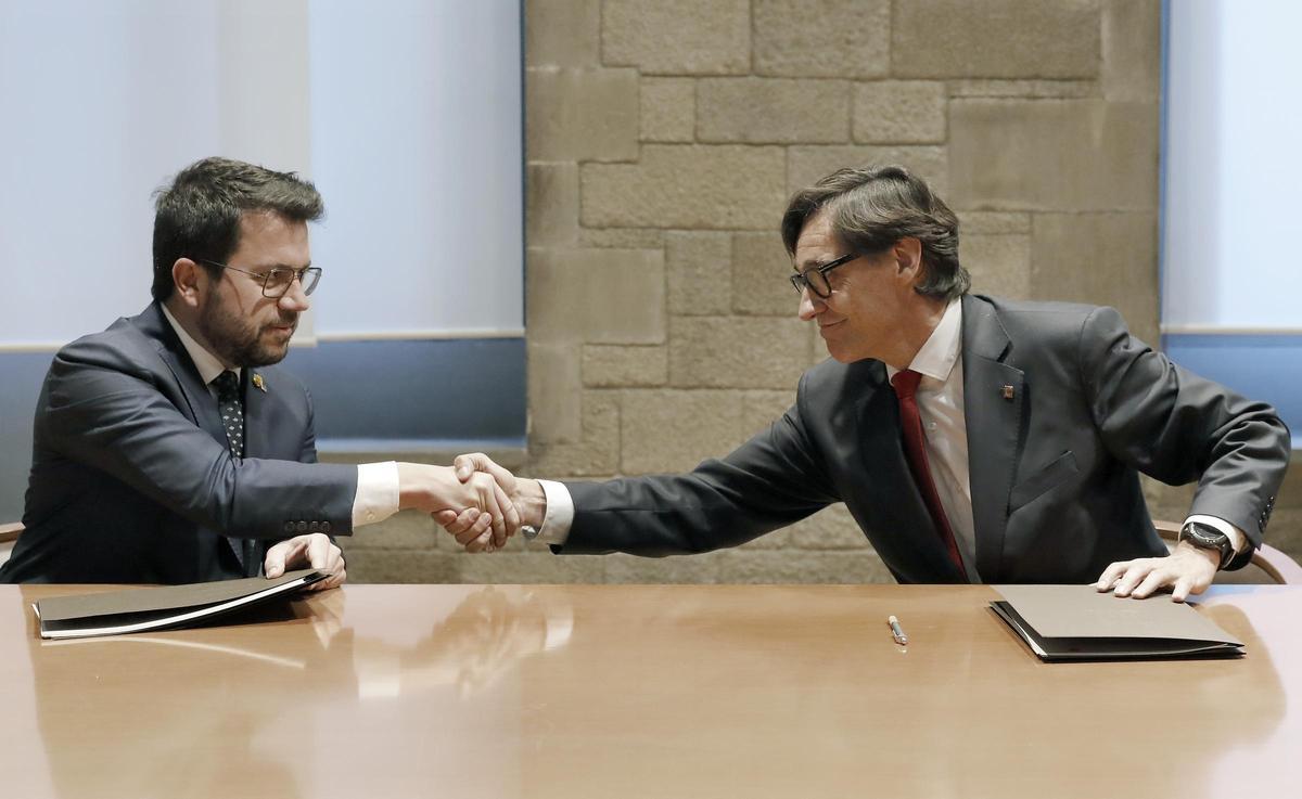 Pere Aragonès y Salvador Illa el dia del acuerdo de presupuestos.