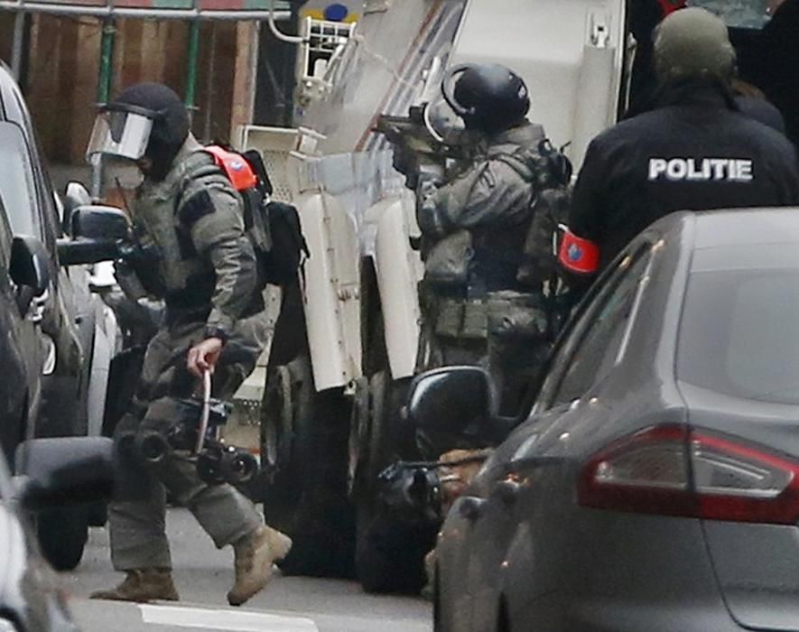 Las imágenes de la operación policial en Molenbeek