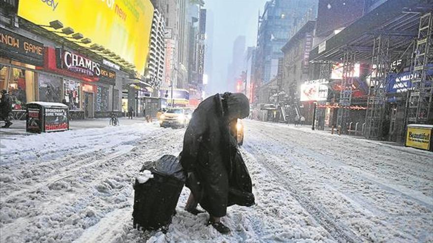 El temporal de nieve llega a nueva york más débil de lo previsto